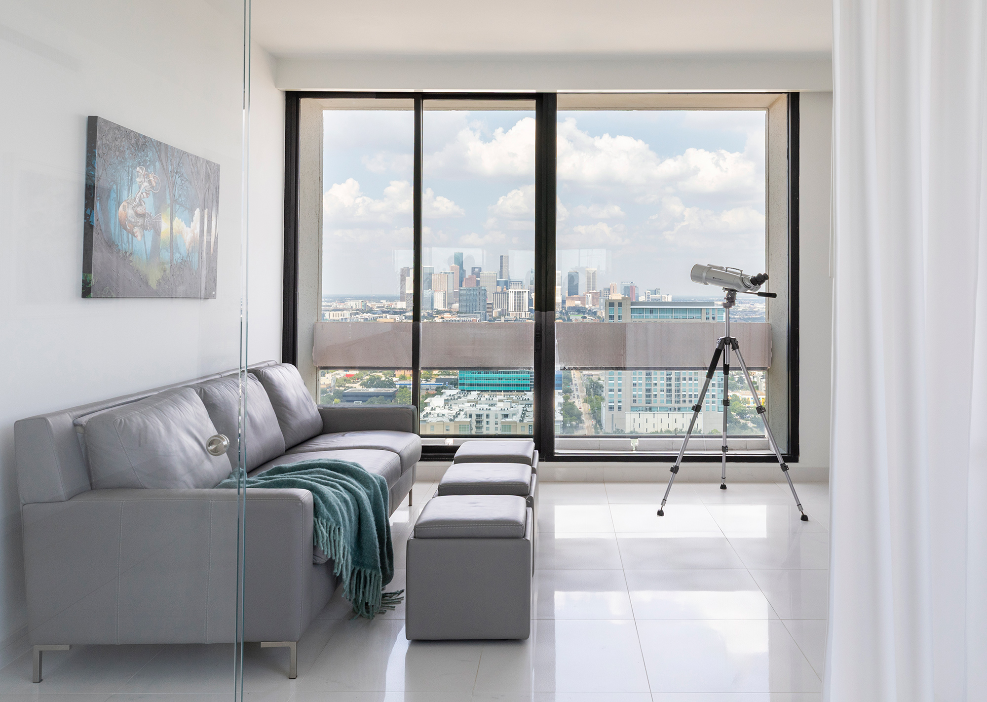 Residence Features, The Warwick Towers